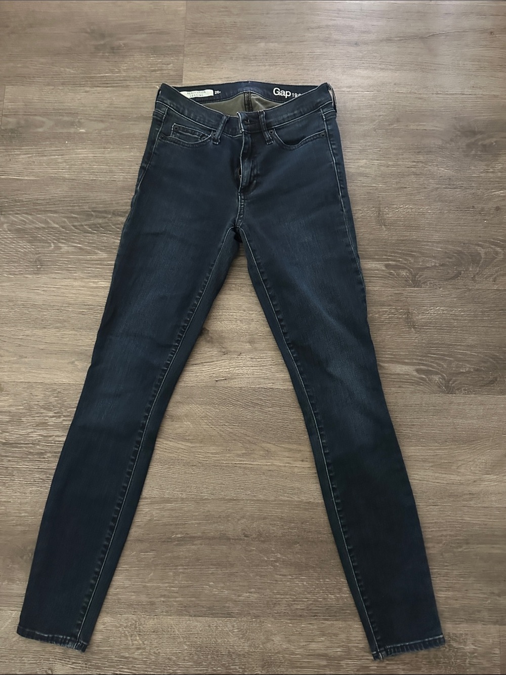 GAP Skinny Jeans in Dark Blue Wash